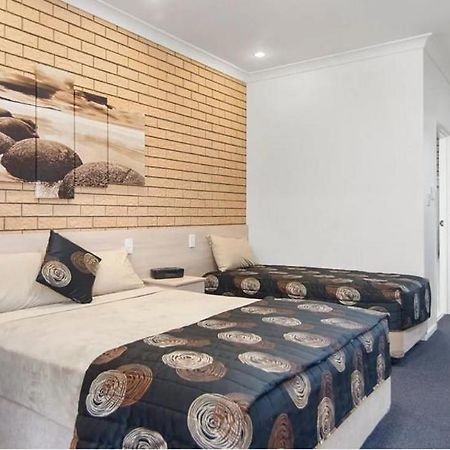Warwick Settlers Inn Ngoại thất bức ảnh