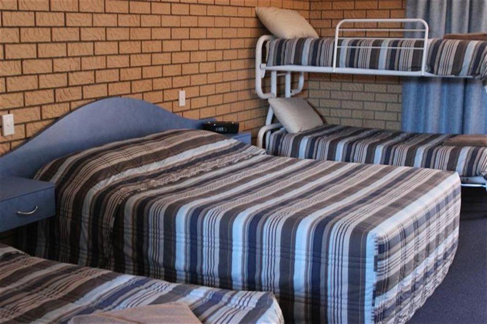 Warwick Settlers Inn Ngoại thất bức ảnh