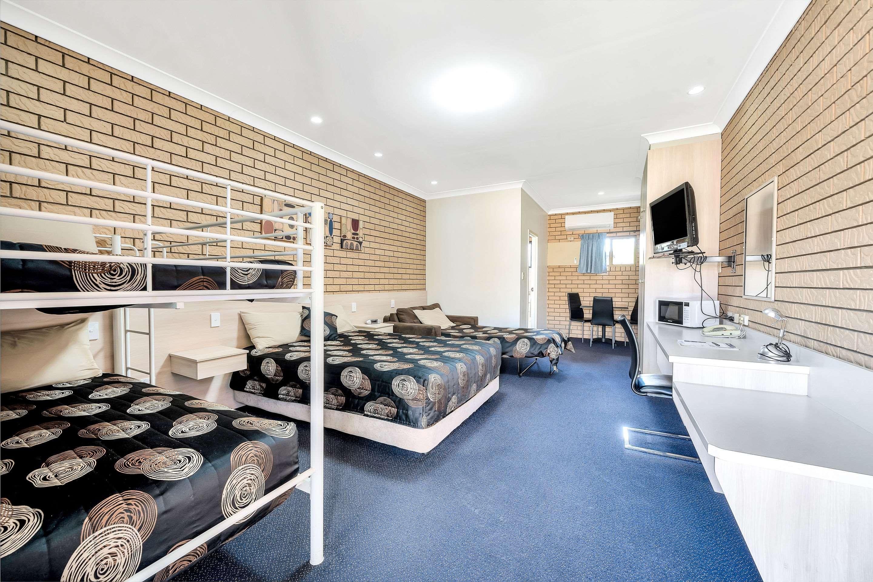 Warwick Settlers Inn Ngoại thất bức ảnh
