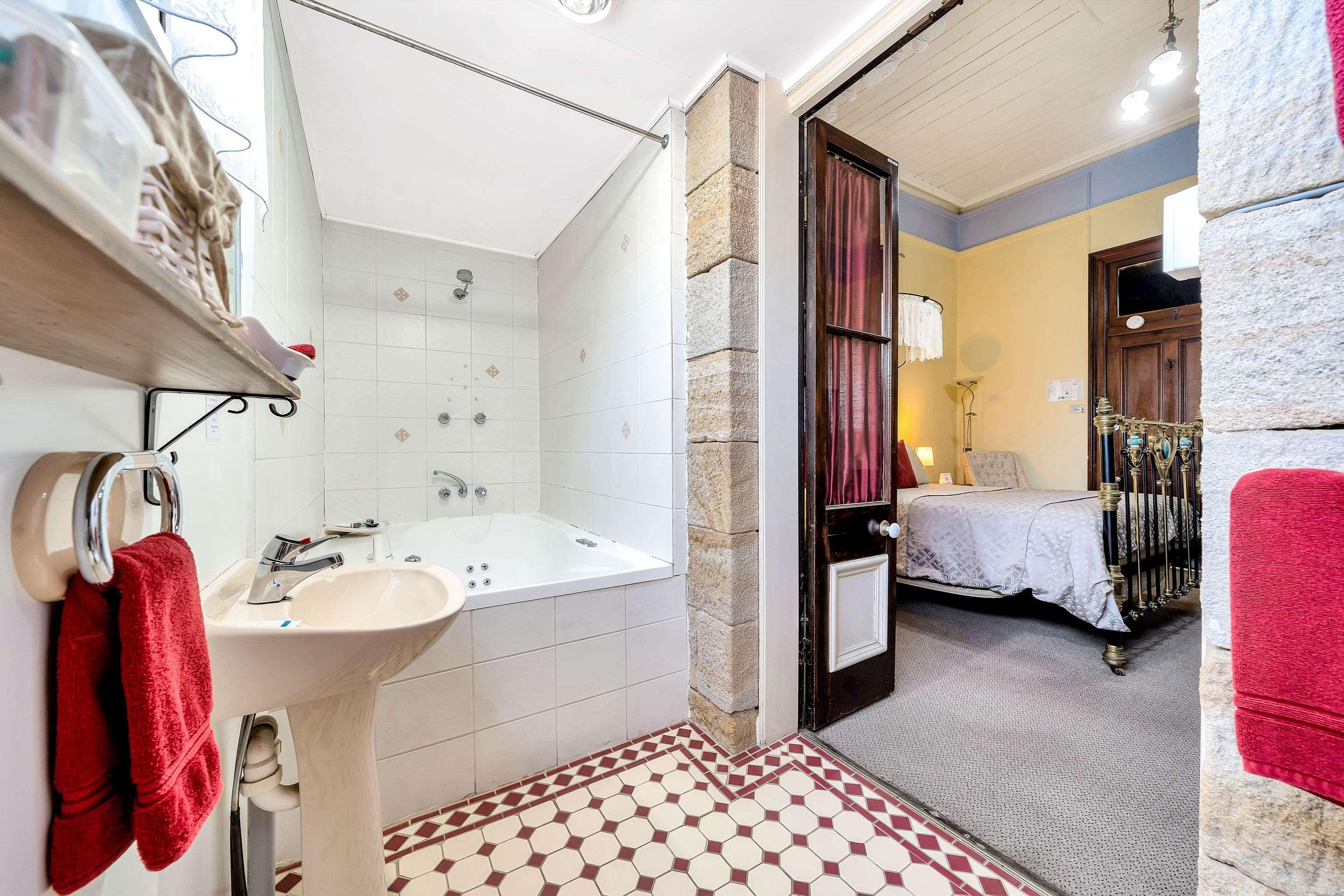 Warwick Settlers Inn Ngoại thất bức ảnh