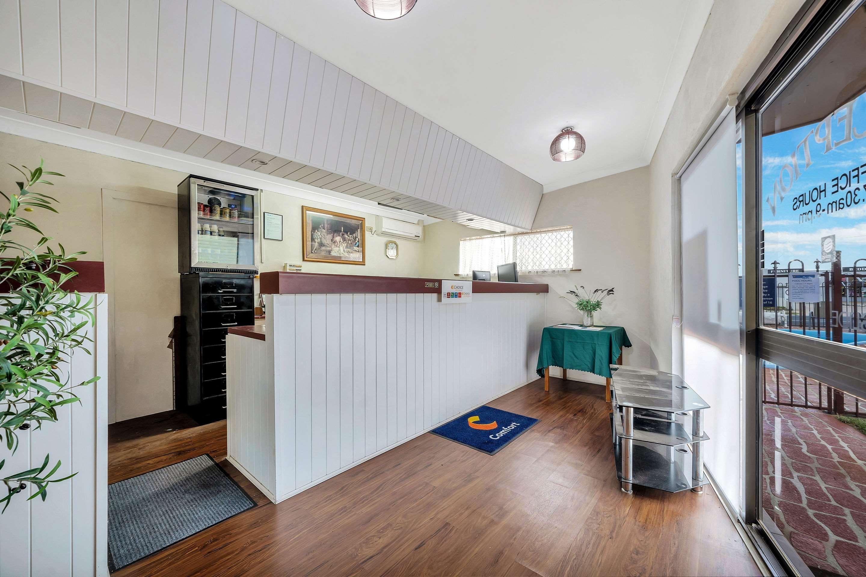 Warwick Settlers Inn Ngoại thất bức ảnh