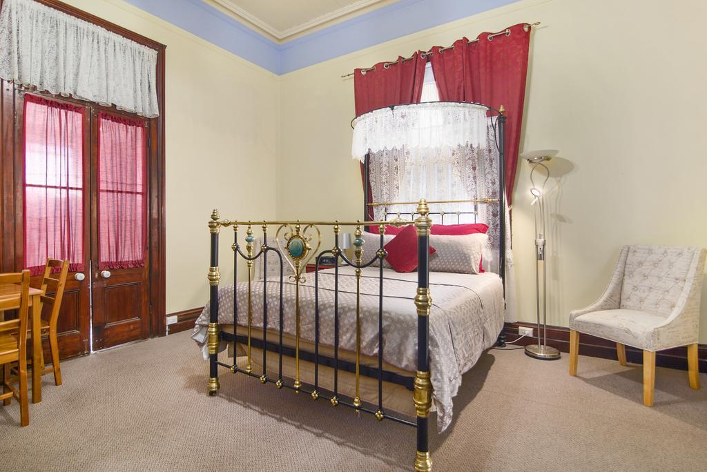 Warwick Settlers Inn Ngoại thất bức ảnh
