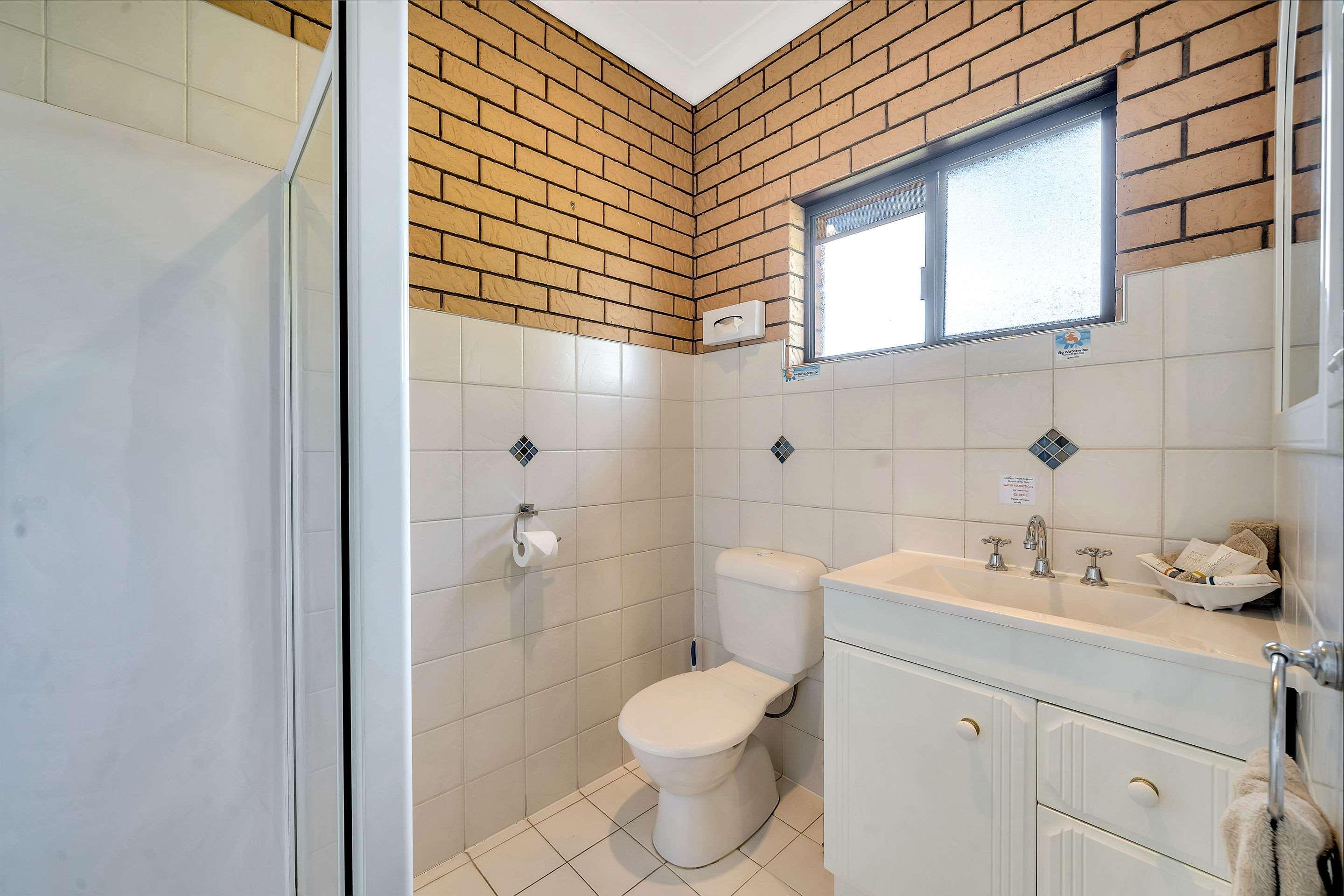 Warwick Settlers Inn Ngoại thất bức ảnh