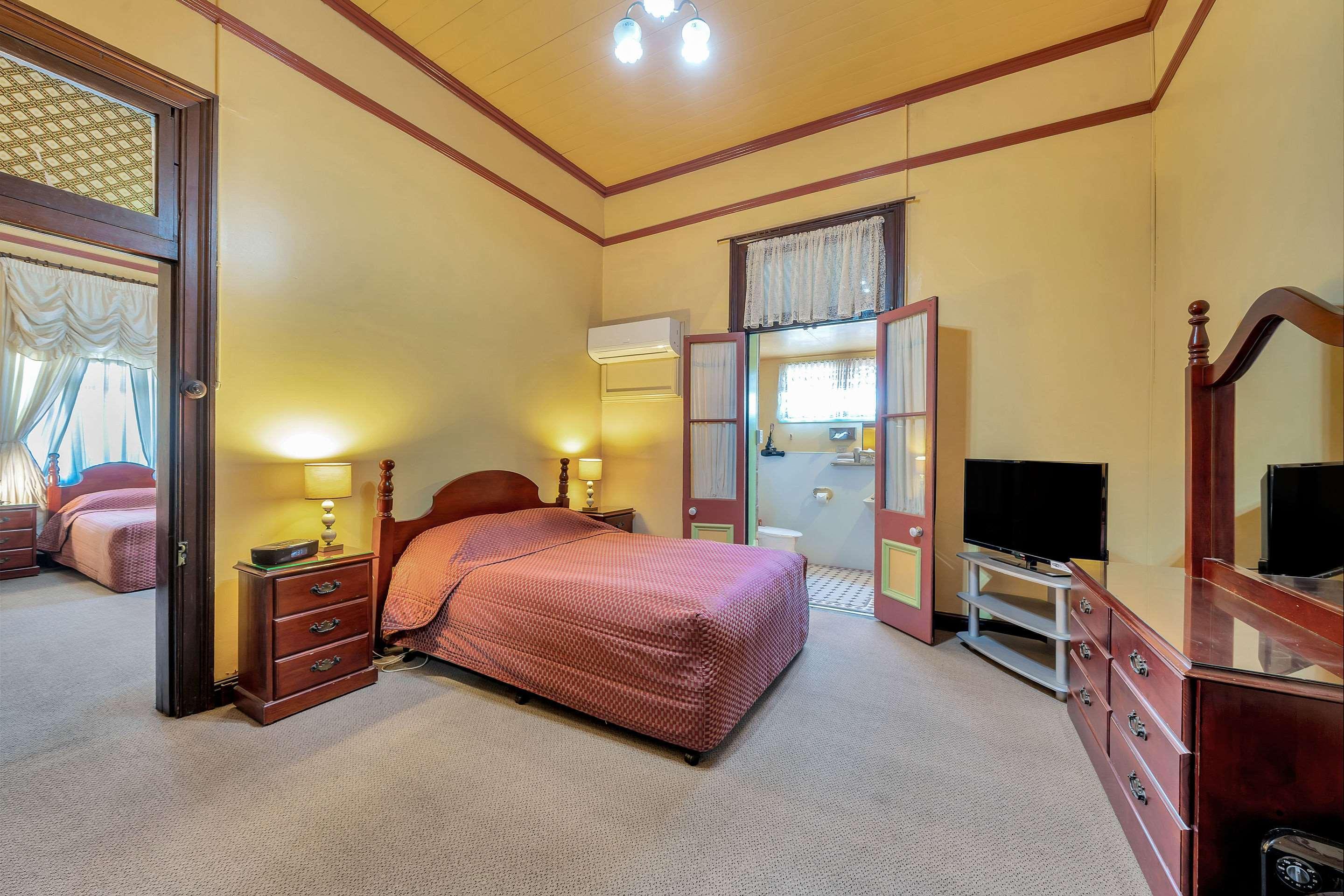 Warwick Settlers Inn Ngoại thất bức ảnh