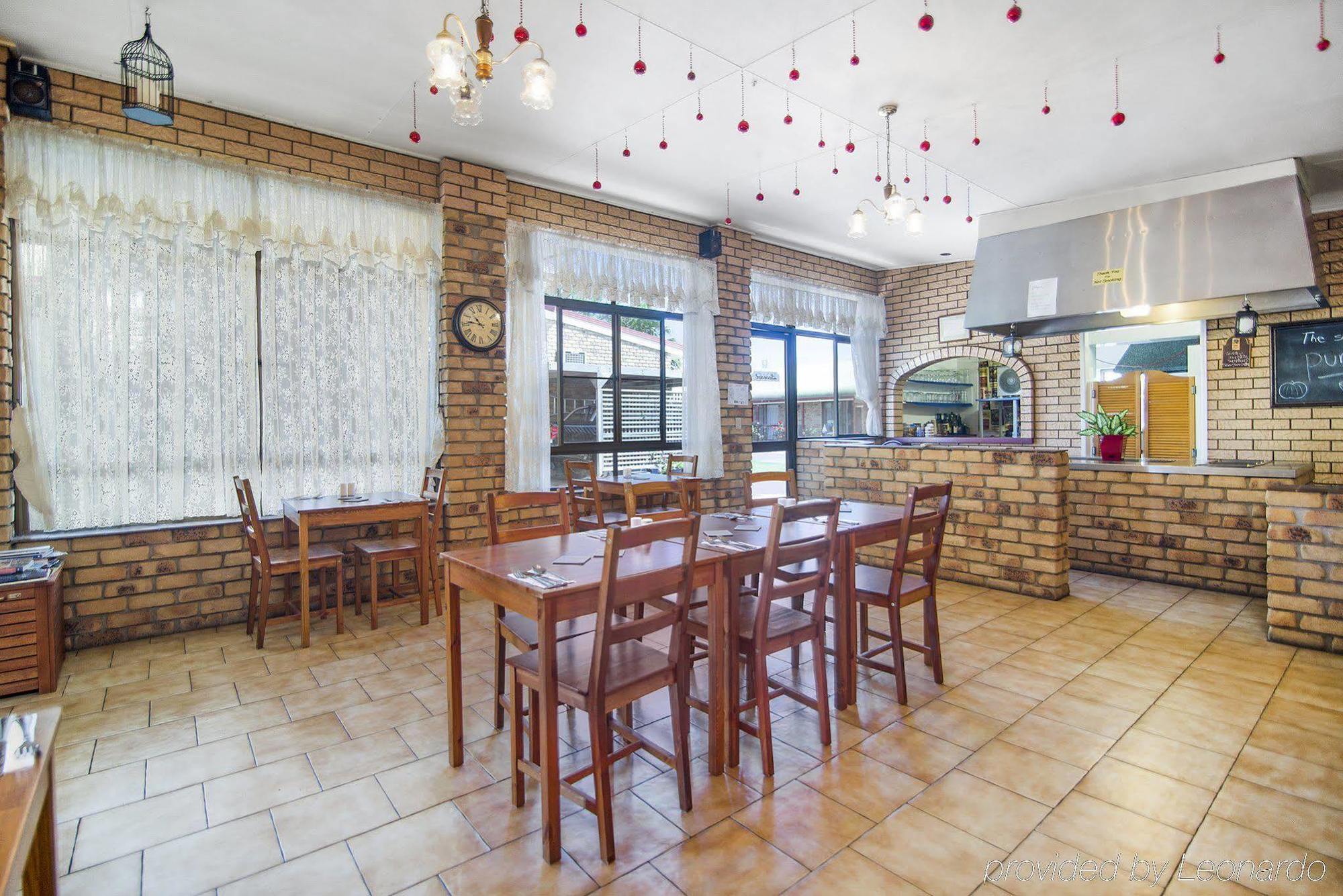 Warwick Settlers Inn Ngoại thất bức ảnh