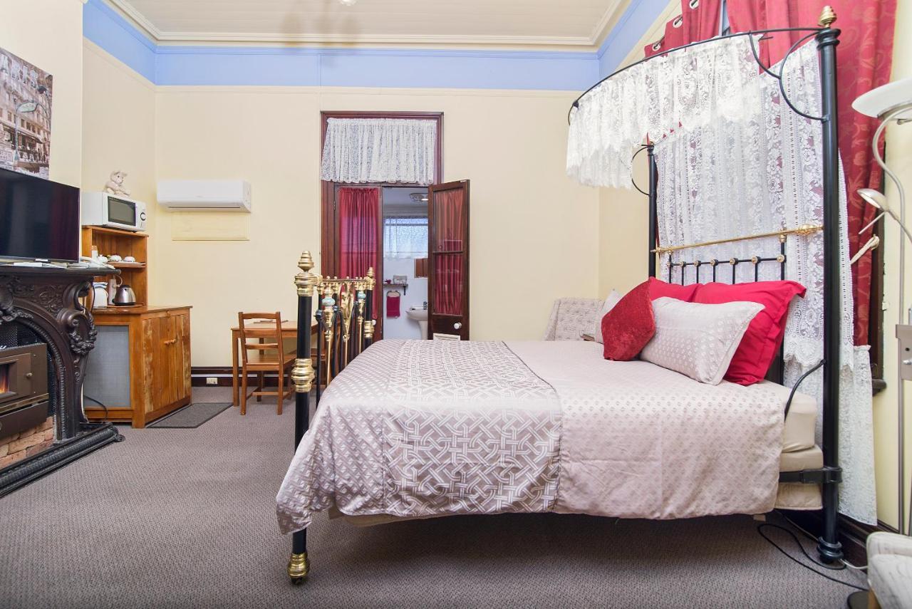 Warwick Settlers Inn Ngoại thất bức ảnh